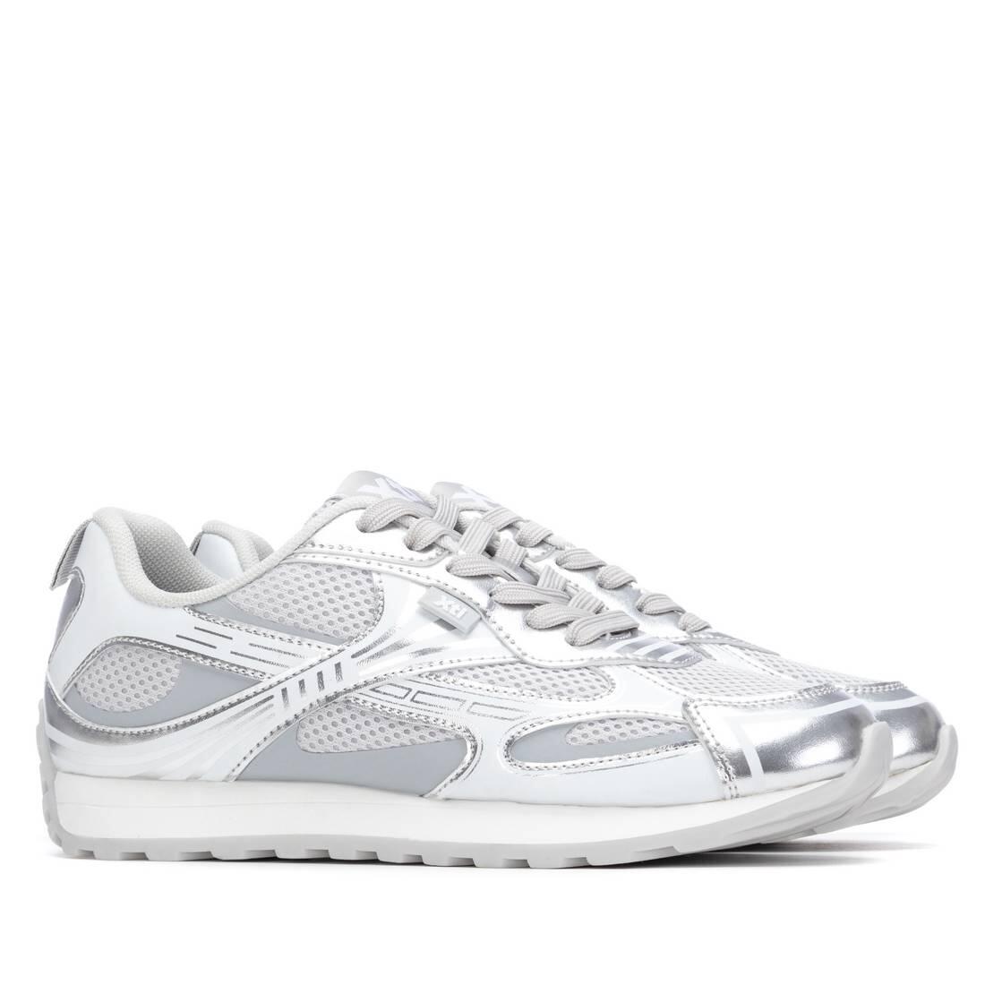 Zapatilla De Mujer Xti 145003 Plata 4/5