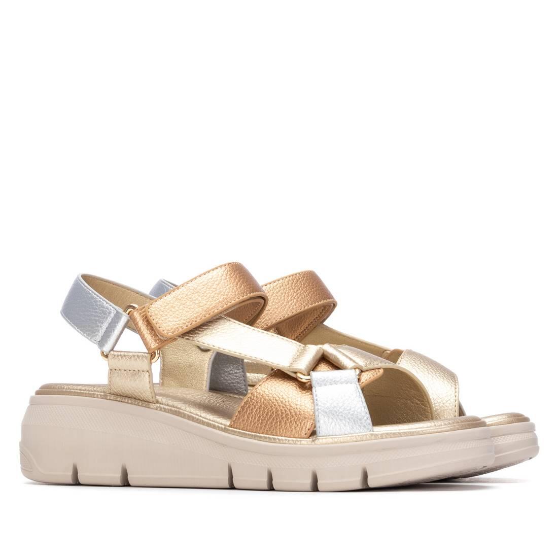 Sandalia De Mujer Xti 145398 Oro 4/5