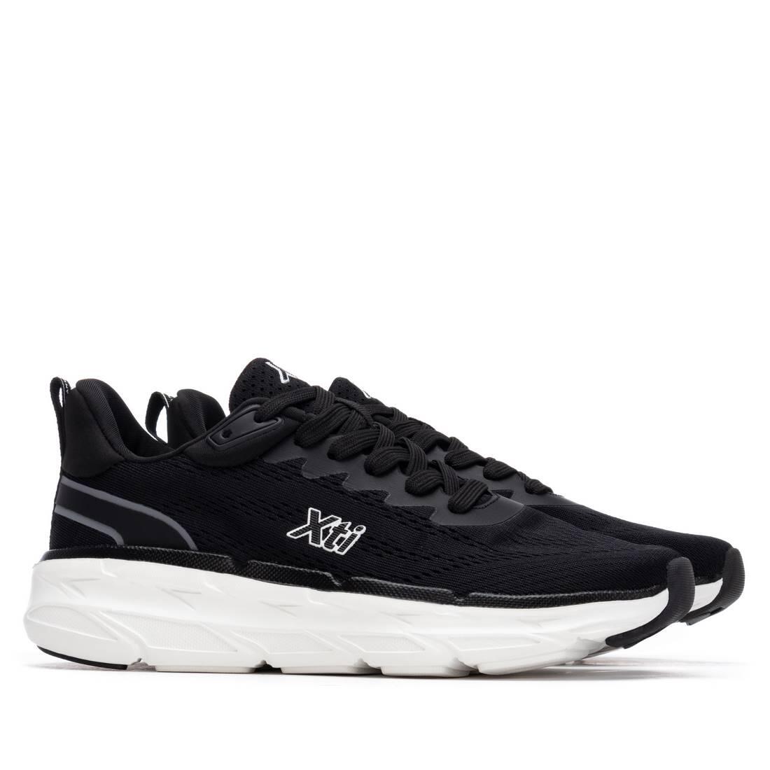 Zapatilla De Mujer Xti 145322 Negro 4/5