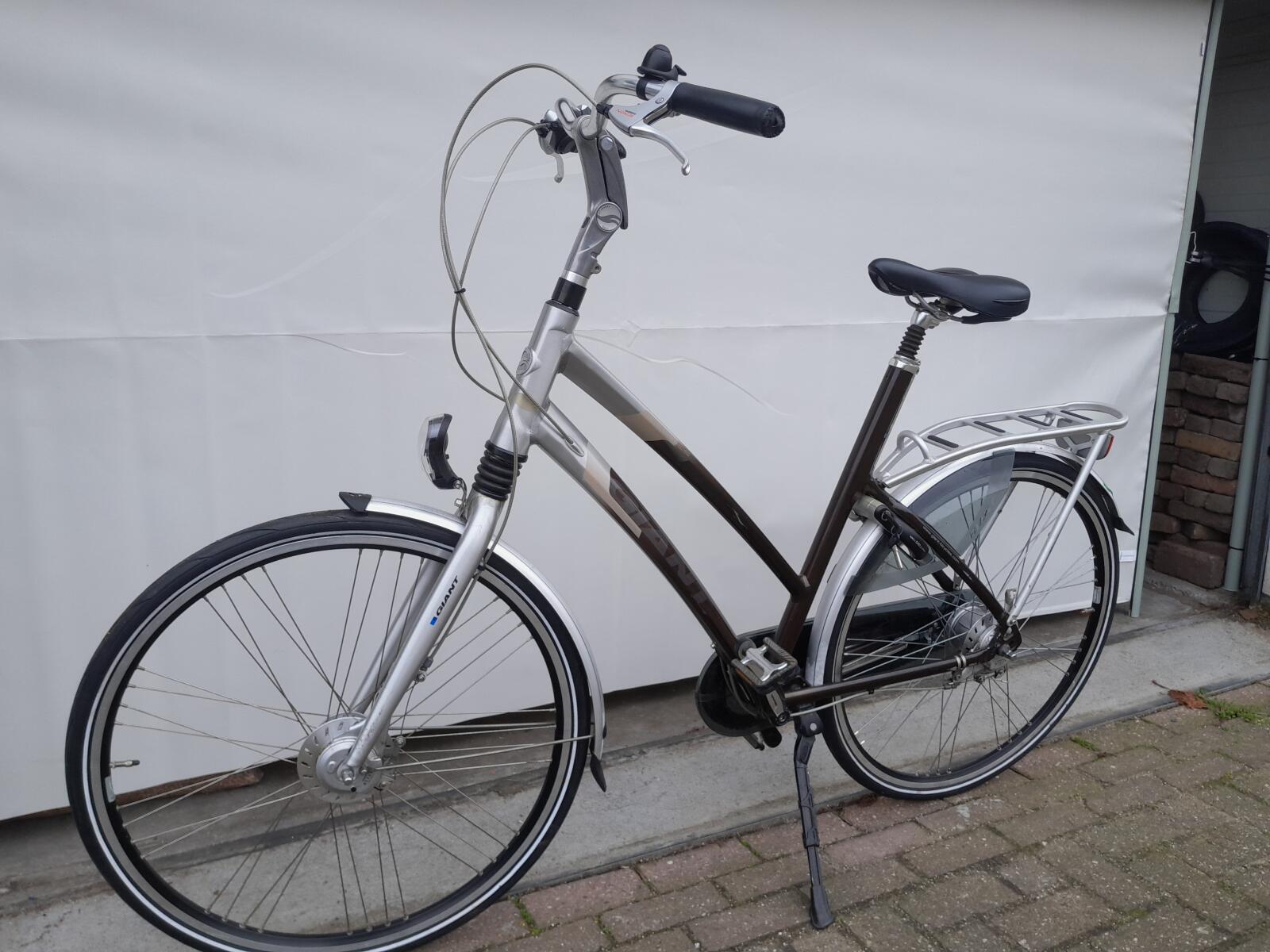 Giant Cosmo CS 4/5