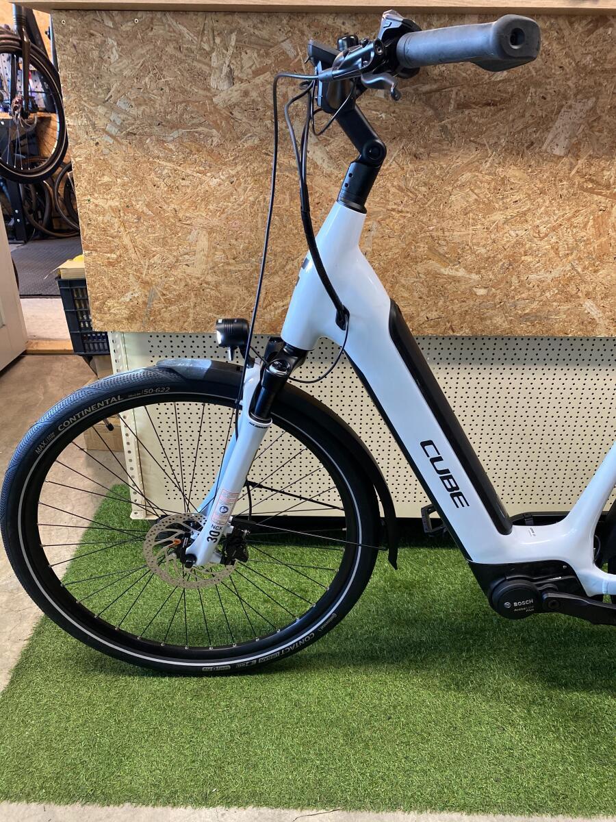 Cube Supreme Hybrid 56 cm, wit, Bosch Active Line Plus, 500 Wh 2/7