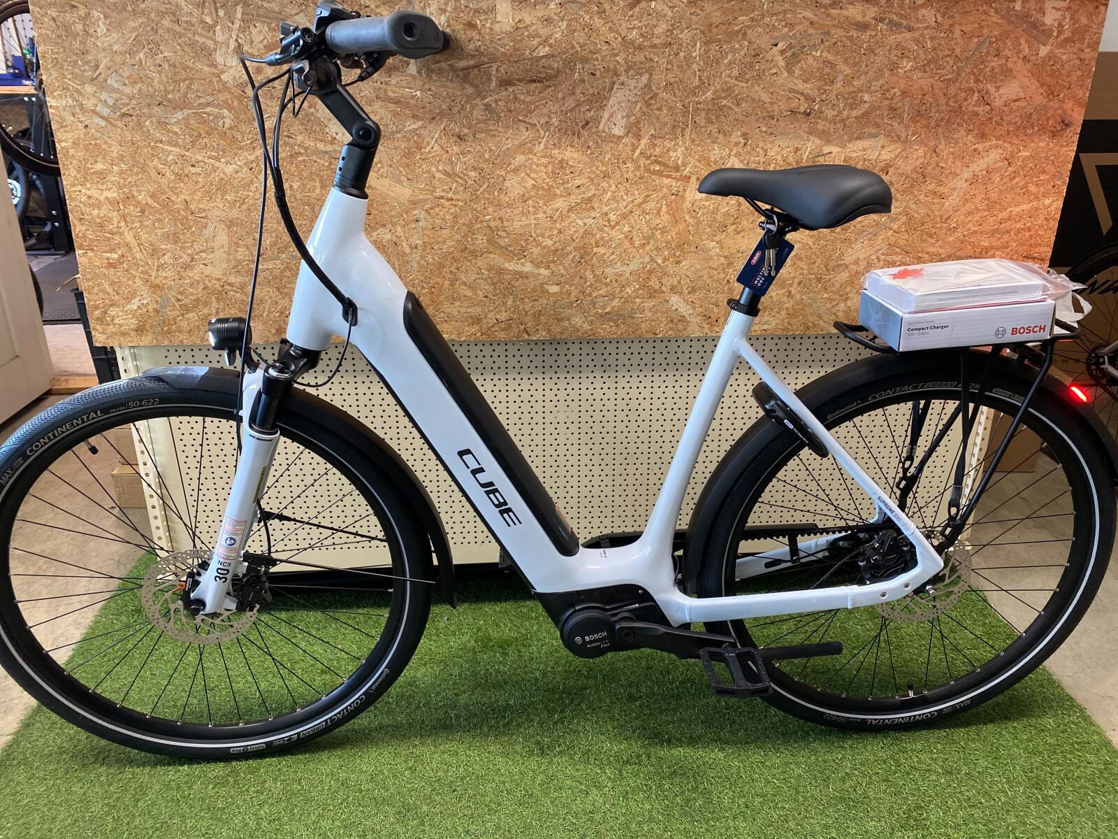 Cube Supreme Hybrid 56 cm, wit, Bosch Active Line Plus, 500 Wh 4/7