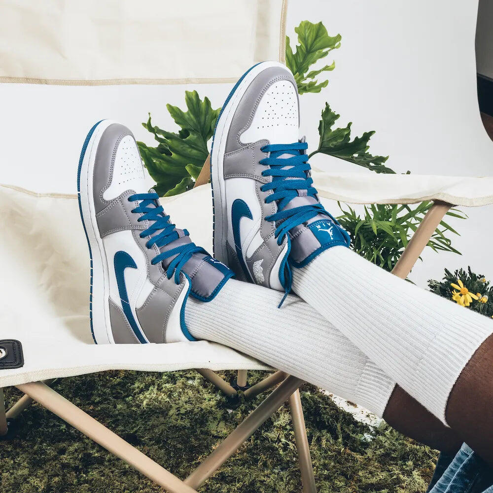 Sportschoenen Air Jordan 1 Mid True Blue 3/5