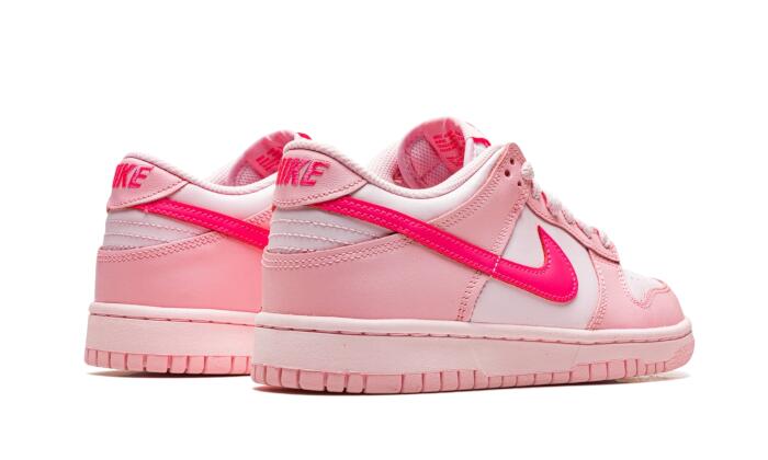 Dunk Low Triple Pink (Barbie) 2/5