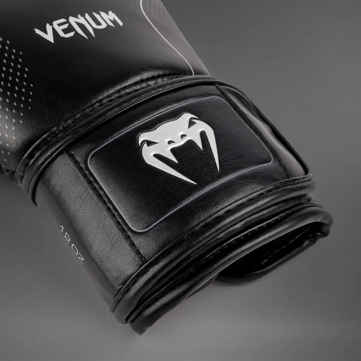 Guantes de boxeo Venum Nexus, color negro/plateado, 14 oz. 4/5