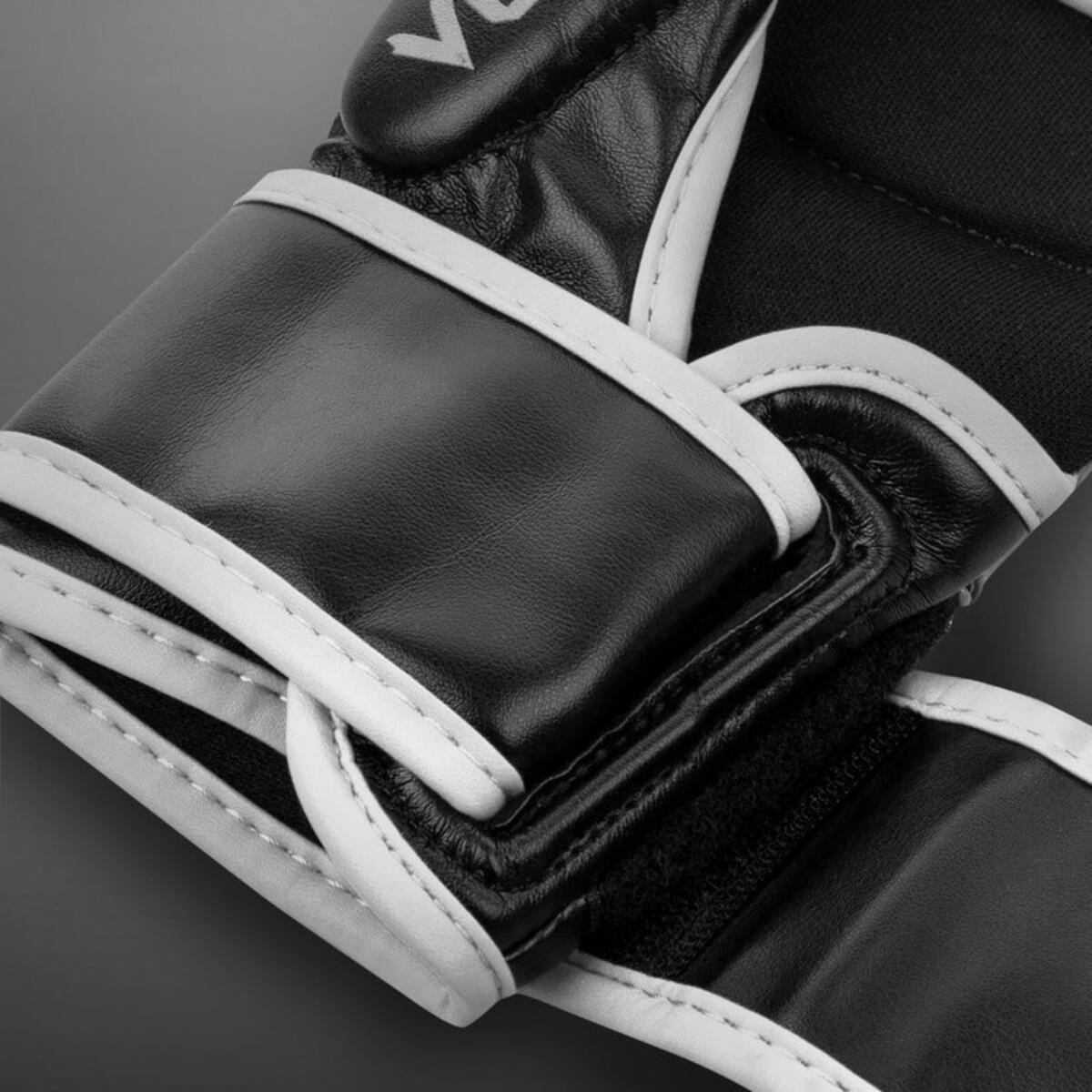 MMA sparring gloves Venum Challenger 3.0 – Black/White – M 5/7