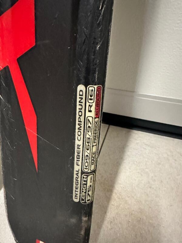 Tussen Particulieren - Blizzard ski’s 2/3