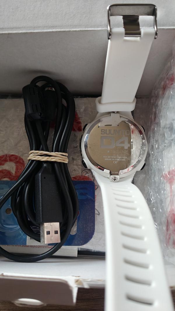 Tussen Particulieren - Suunto D4i wit in zeer goede staat 3/4