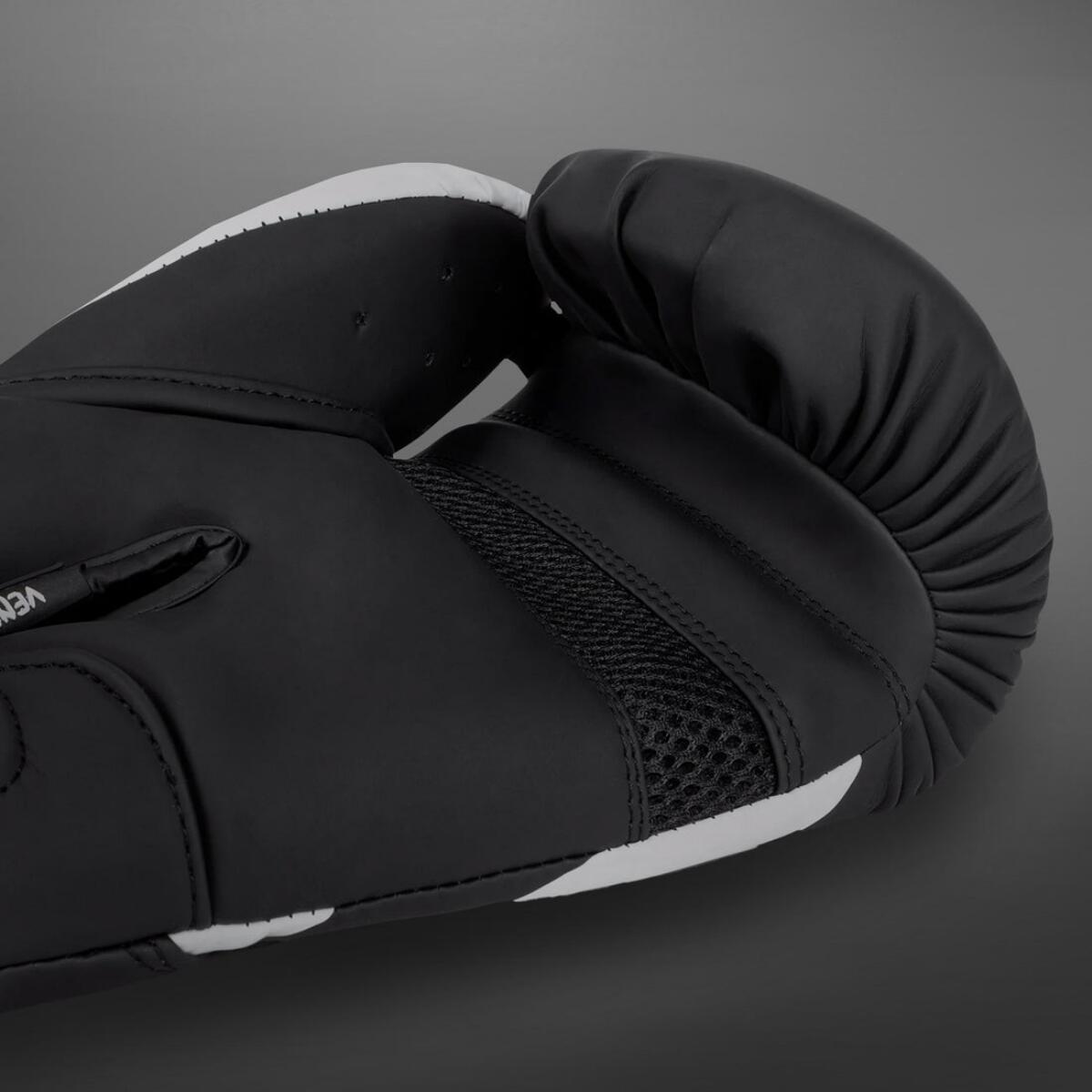 Guantes de boxeo Venum Challenger 4.0, blancos/negros, 454 g (16 oz). 4/7