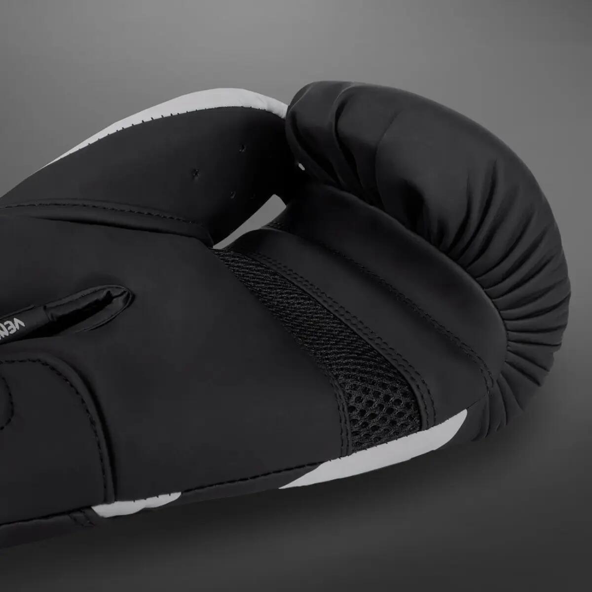 Venum Challenger 4.0 bokshandschoenen wit/zwart 14oz 4/7