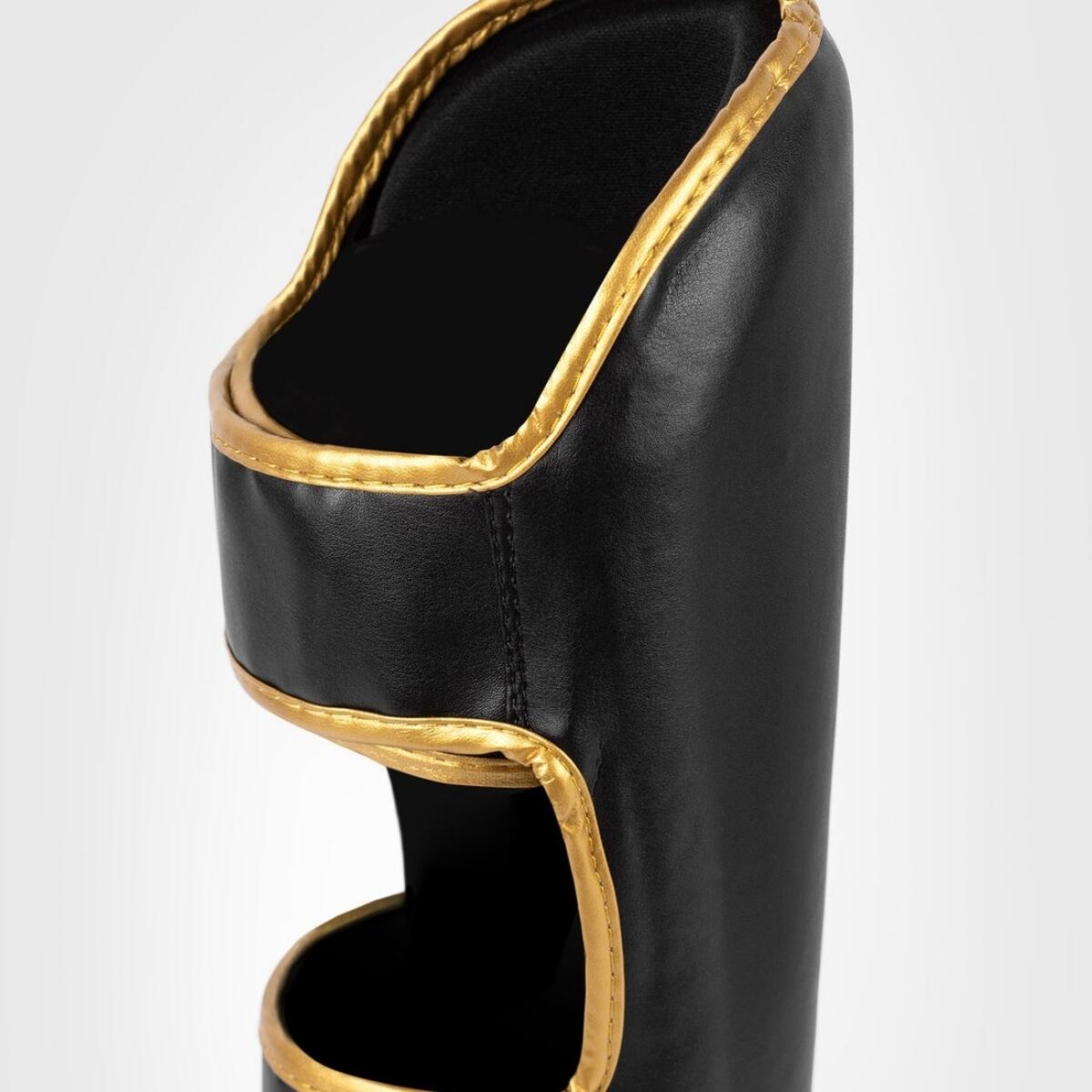 Shin Guards Venum Challenger – Black / Gold – M 2/7