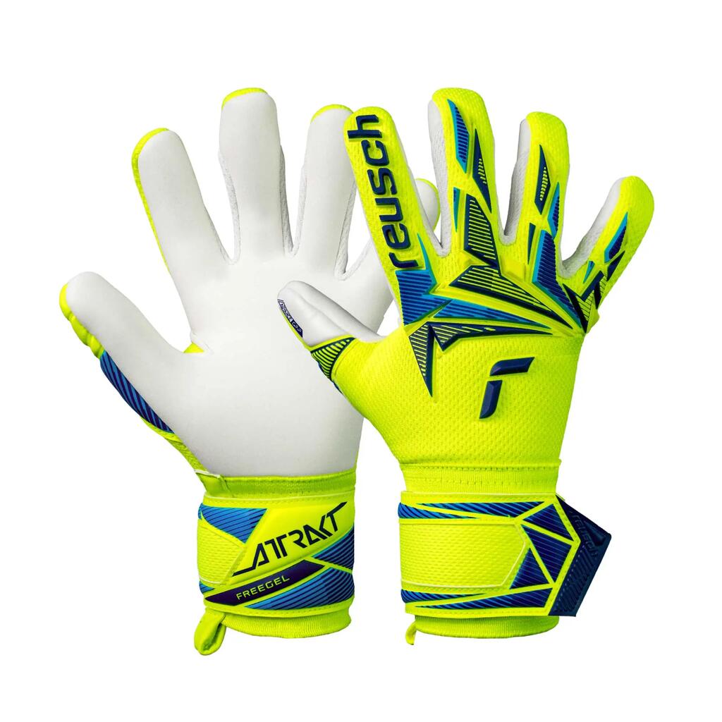 Kid's goalie gloves Reusch Attrakt Freegel Advance