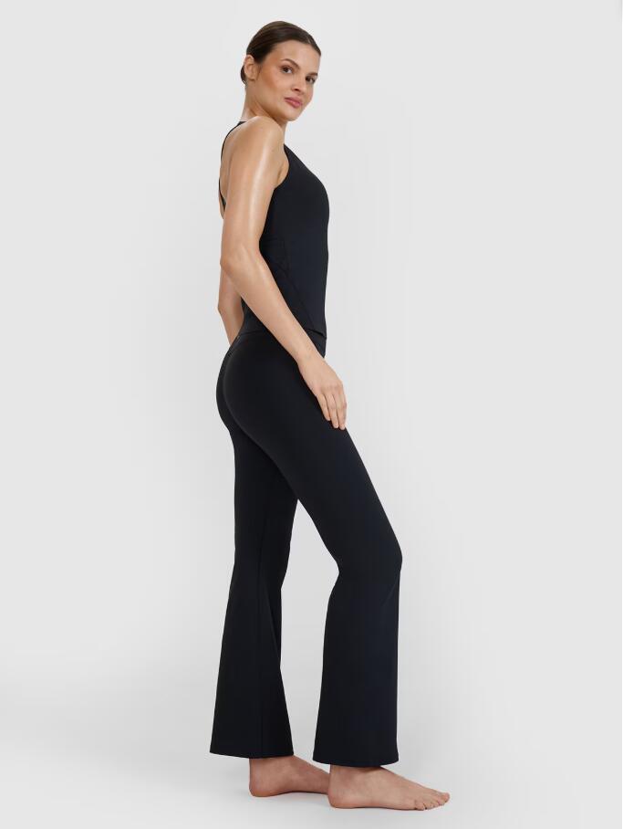 Fitnesslegging voor dames met uitlopende pijpen. 3/6