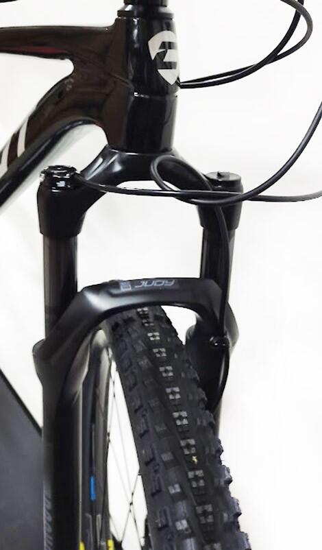Bicicleta BTT 29" CLOOT Carbon EVOLUTION 9.1 Shimano 12V 2/5