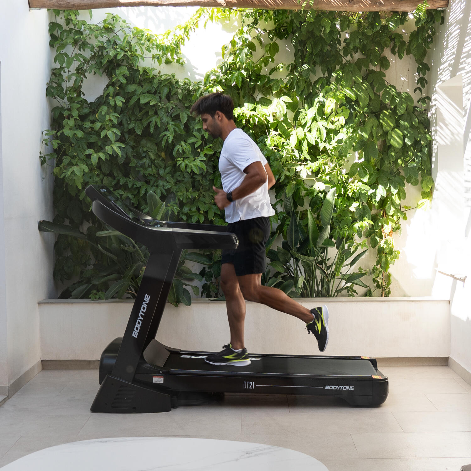 Tapis de course Bodytone 20 km/h 3/8