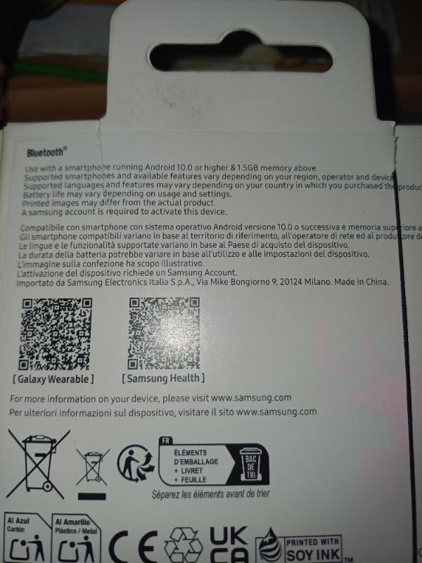 Entre Particuliers - Av montre samsung fit3 connectée, comme neuve ss g 3/4
