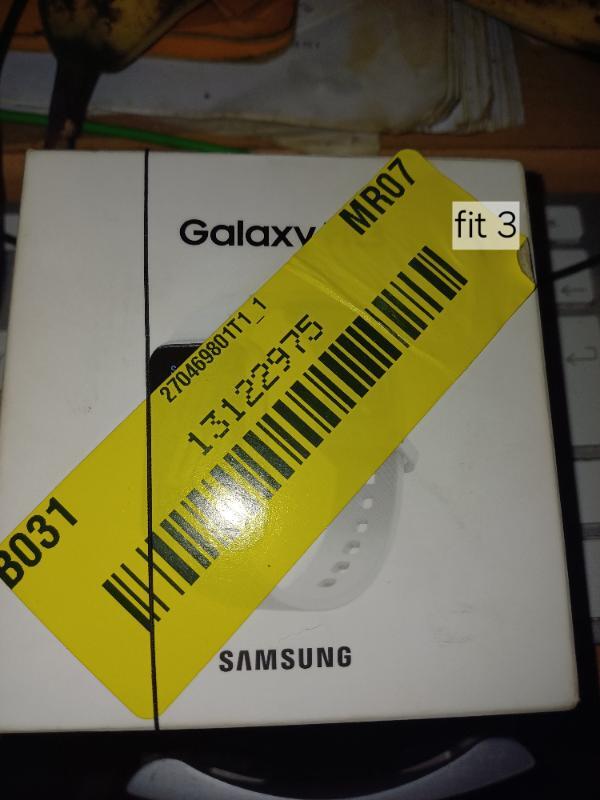 Entre Particuliers - Av montre samsung fit3 connectée, comme neuve ss g 2/4