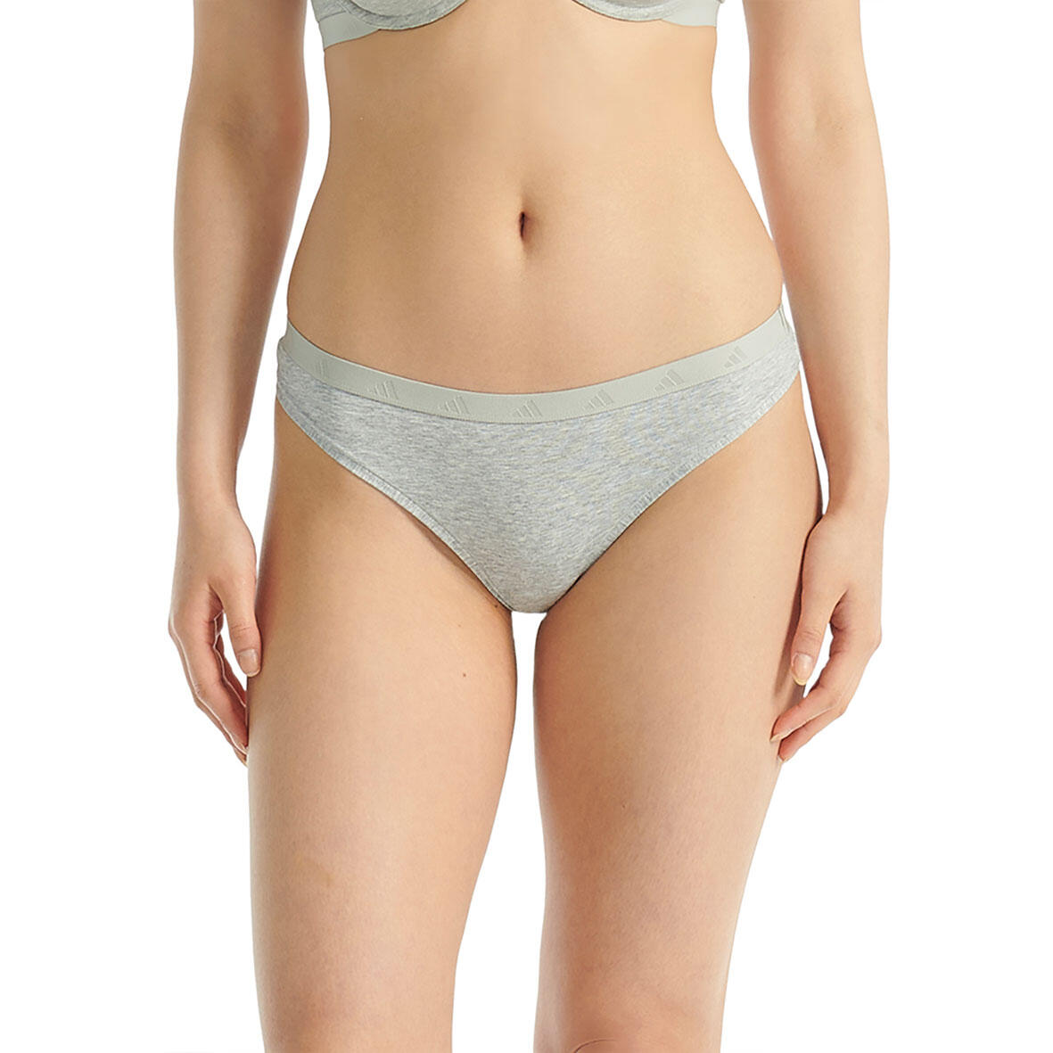 String femme Active Essentials 2/5