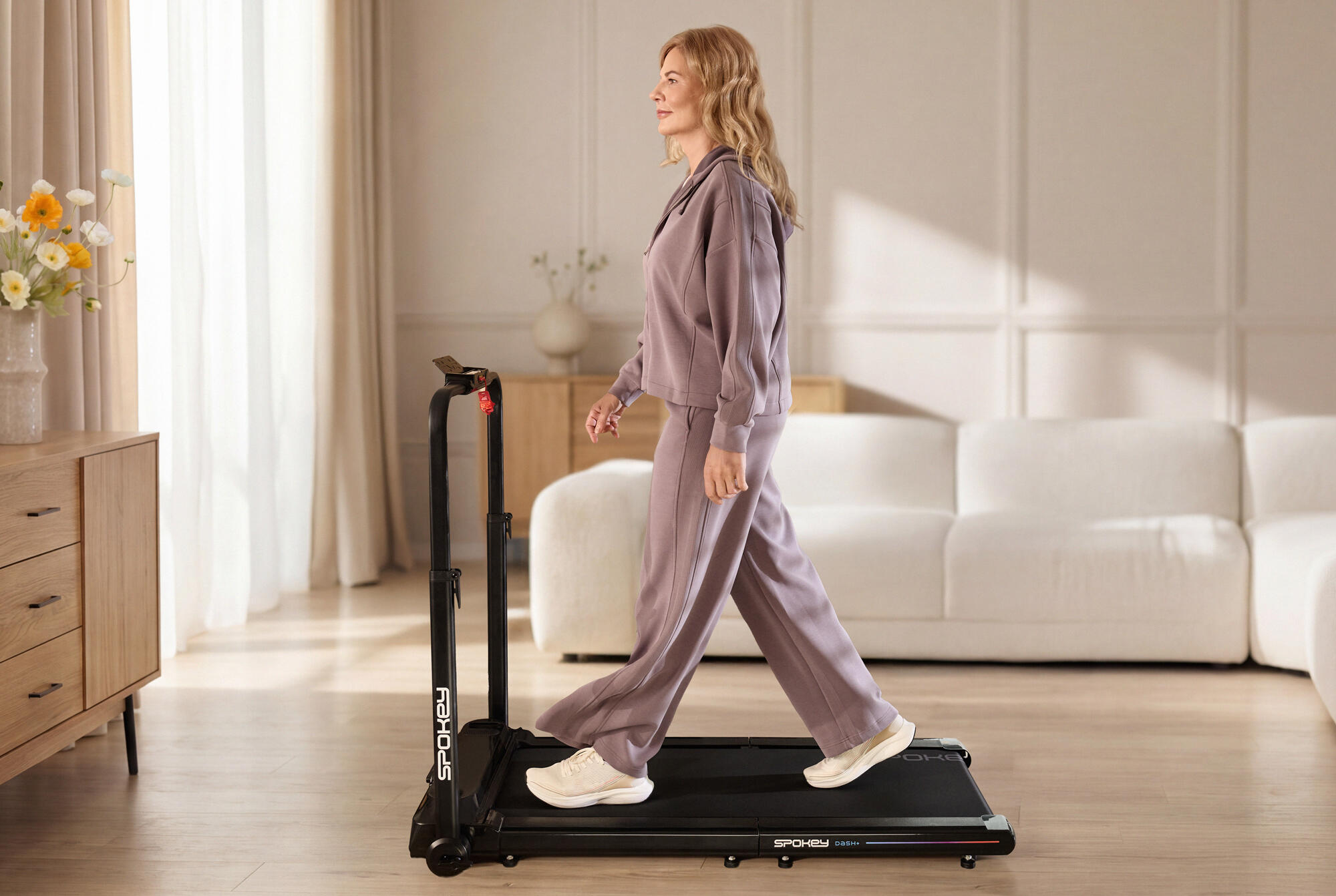 Bieżnia elektryczna walking pad składana na pół Spokey Dash+ 4/7