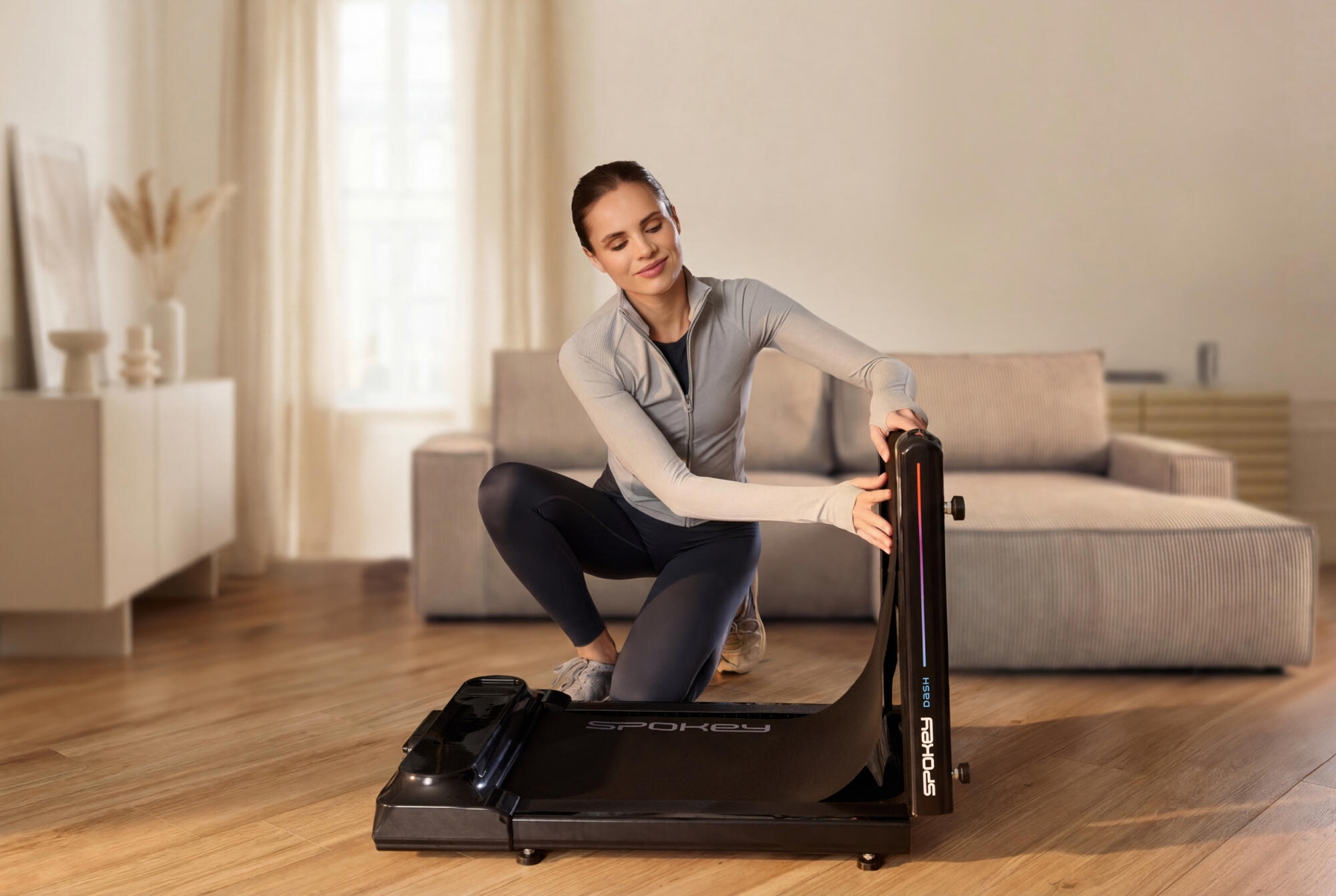 Bieżnia elektryczna walking pad składana na pół Spokey Dash 6/7