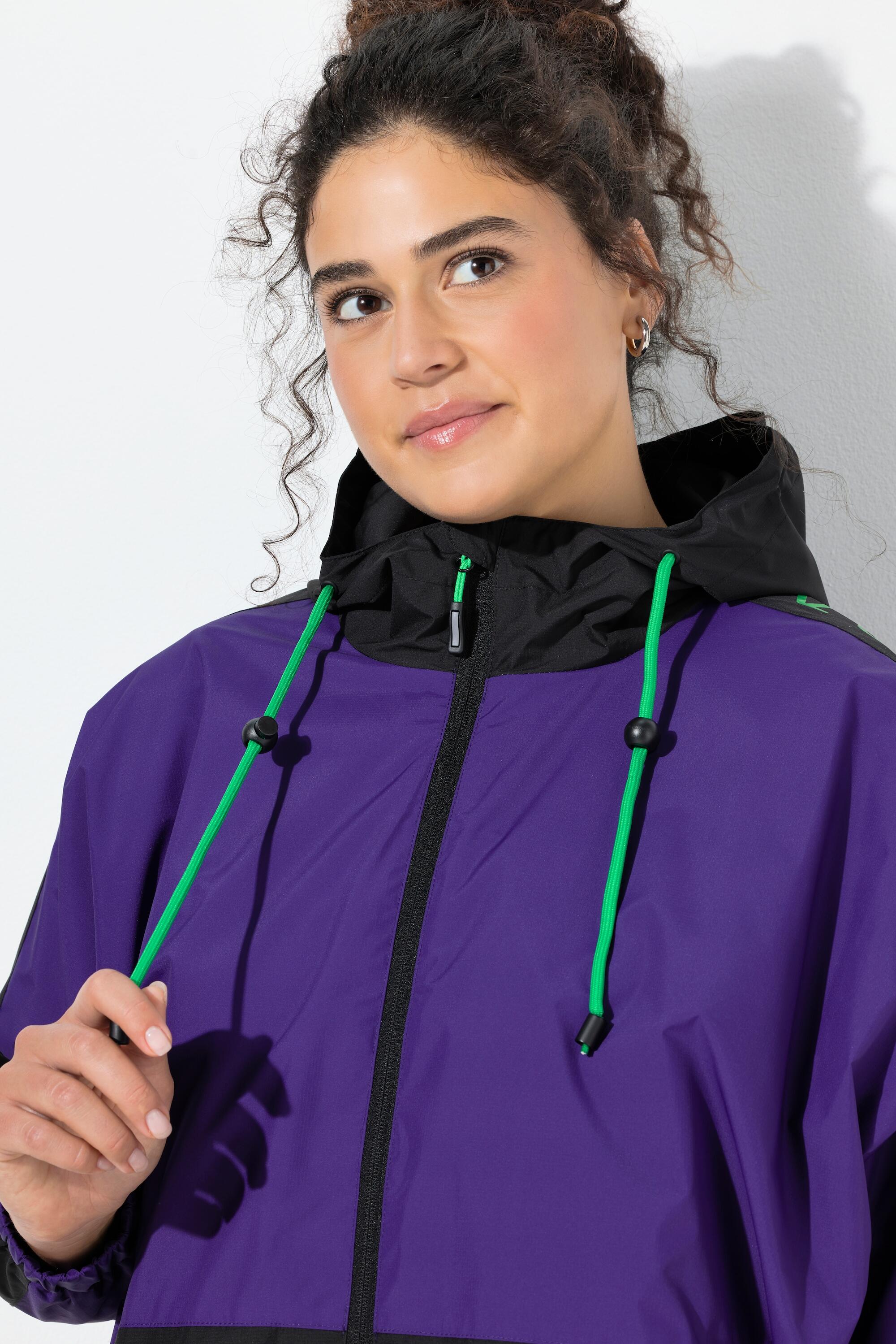 Femme Veste technique oversize capuche et manches chauve-souris 4/7