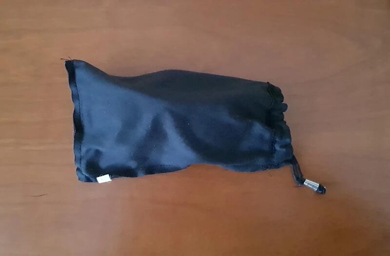 Entre Particuliers - Lunettes de soleil noires 4/4
