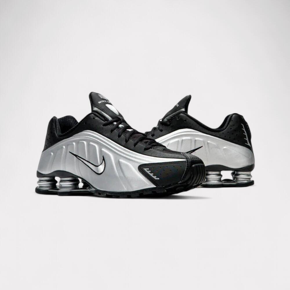 Nike Shox R4 - Black Metallic Silver 4/4