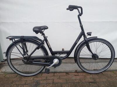 26 inch batavus personal bike met een terugtraprem en een naafdynamo.