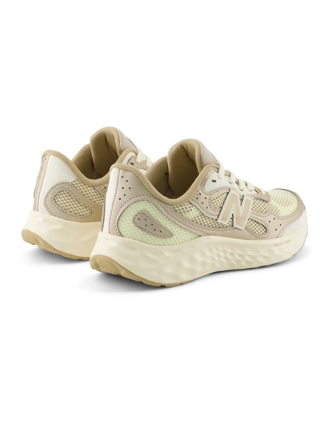 Zapatillas para Mujer New balance Arishi v4 Beige 4/5