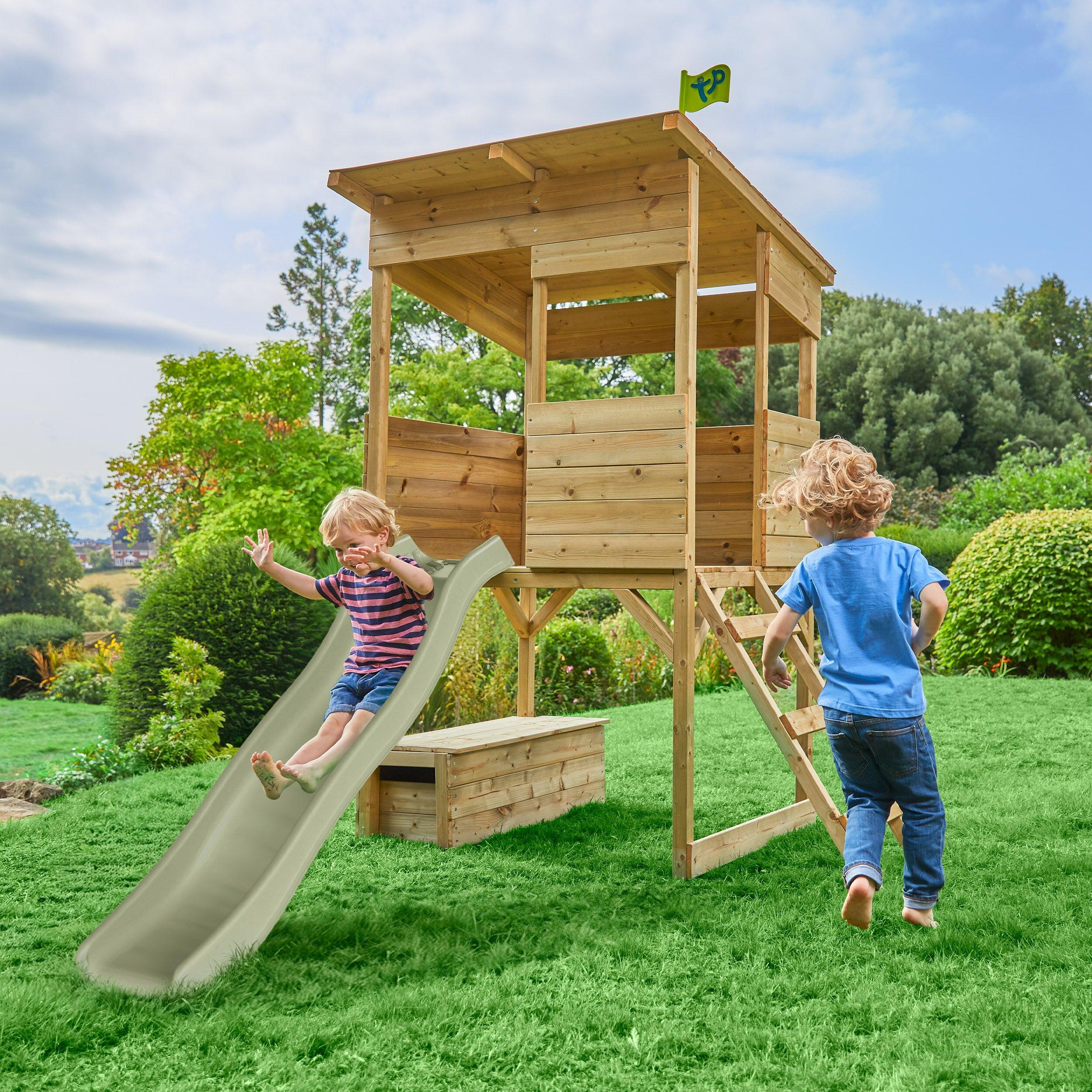 Cabane sur pilotis avec toboggan CIMES bois FSC® 2/5