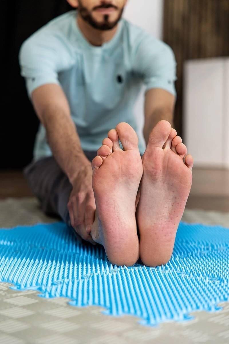 Tapis sensoriel de massage 30 × 30 cm pour les pieds 5/5