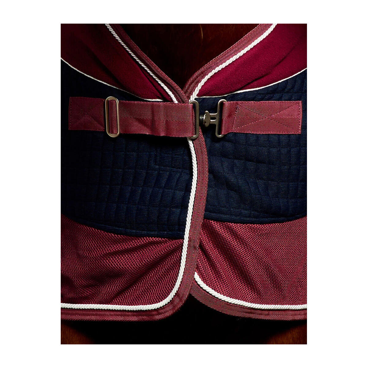 Couverture Rafraichissante Pour Chevaux (Bleu Marine / Bordeaux) 4/4