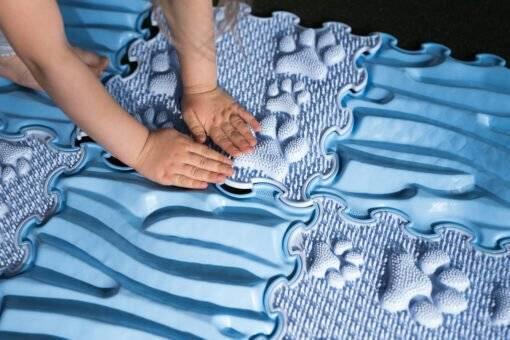 Tapis sensoriel de massage 30 × 30 cm pour les pieds 2/7