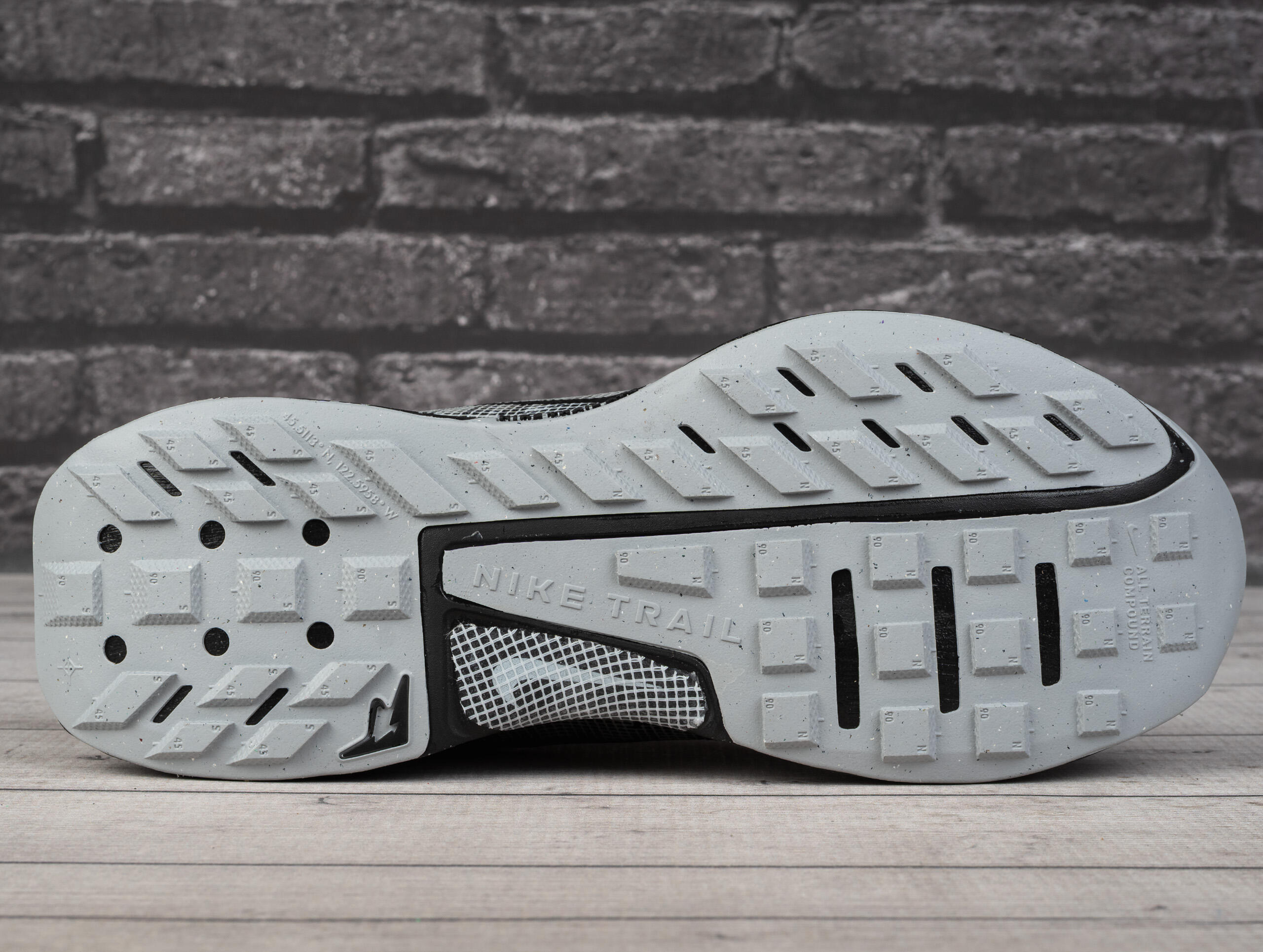 Buty męskie sportowe treningowe Nike JUNIPER TRAIL 3 5/7