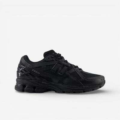 New balance 1906u triple black