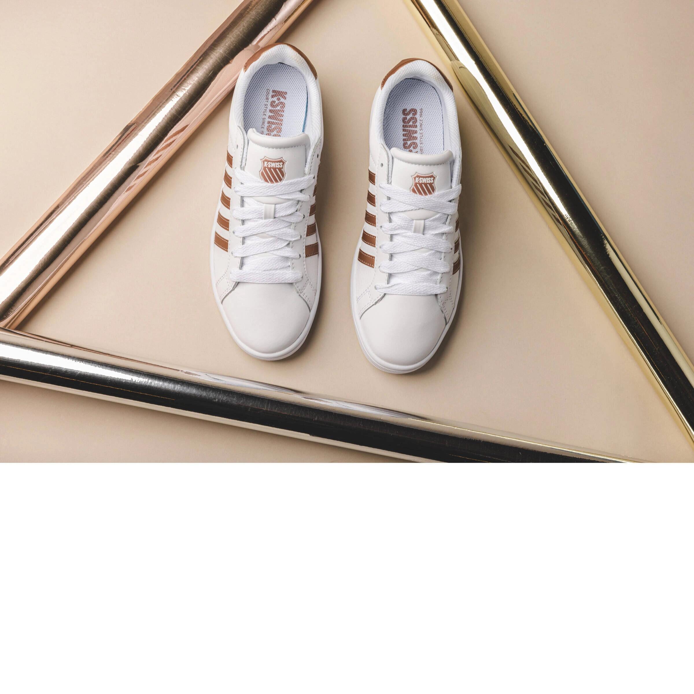 Chaussures K-SWISS Court Tiebreak Low femme, blanc, aspect cuir, lacets 3/4