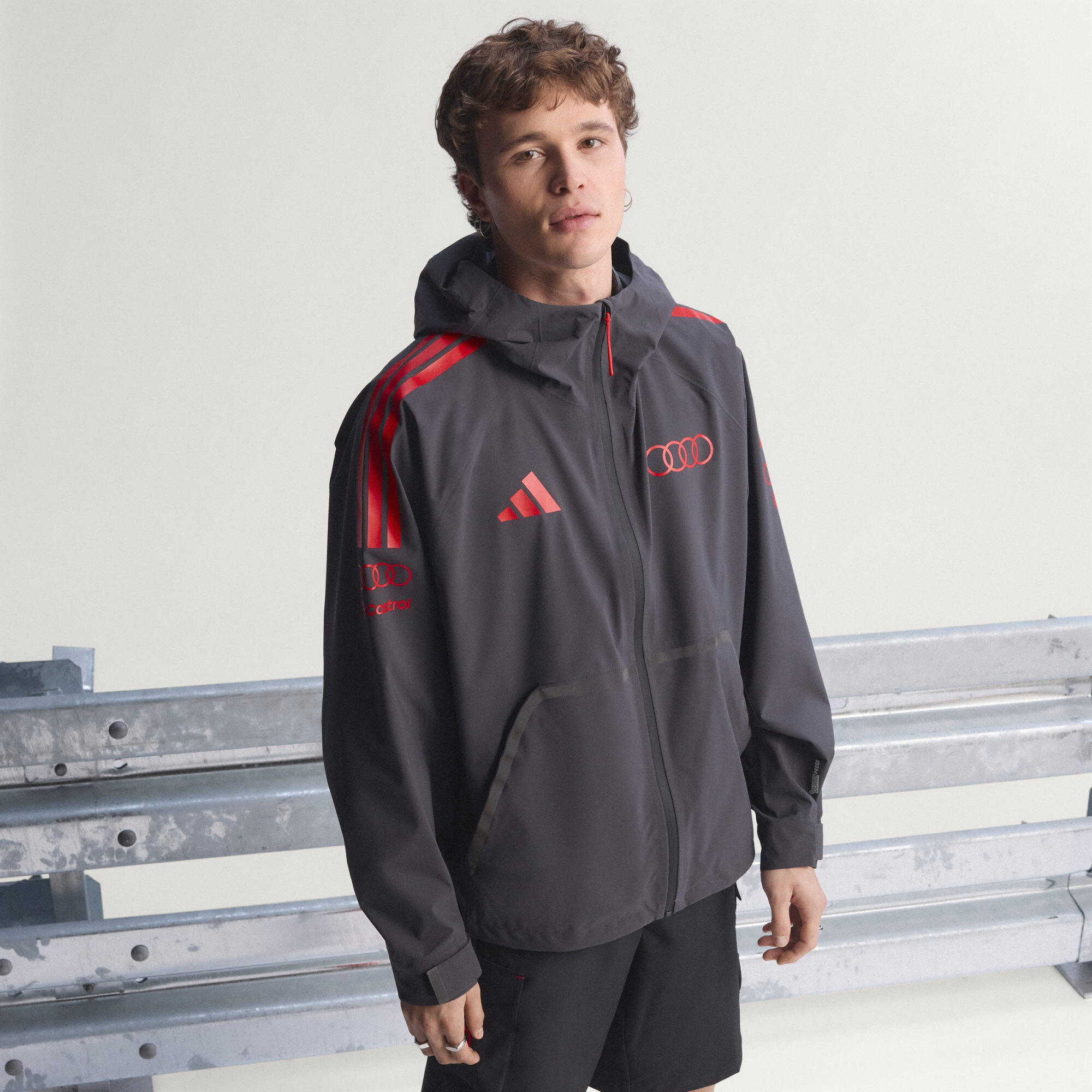 GIACCA IMPERMEABILE MECCANICI TEAM AUDI REVOLUT F1 3/15