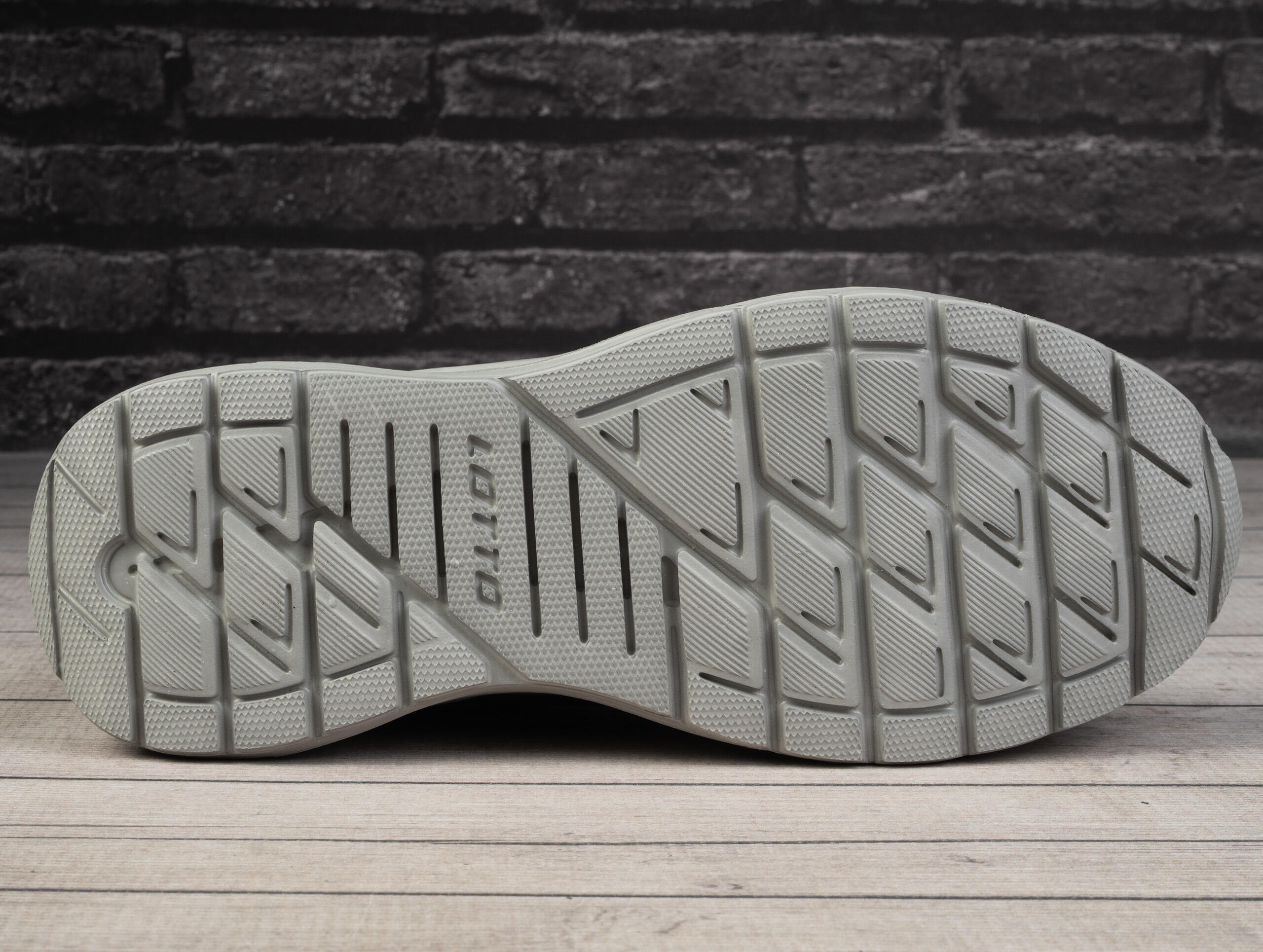Buty męskie sportowe do chodzenia Lotto COVERTIV 5/6