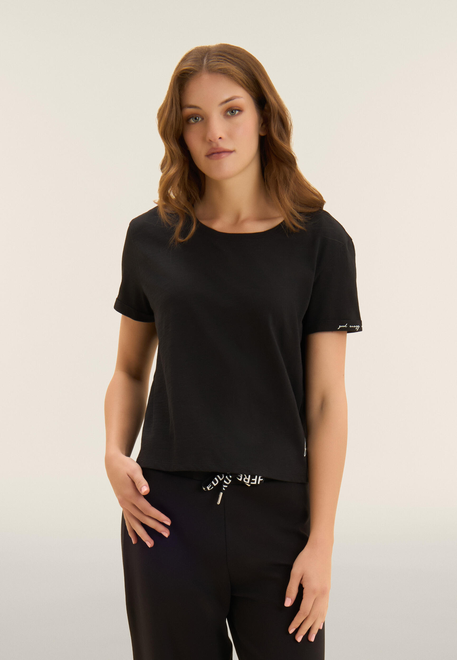 Camiseta cropped de tejido de punto flameado con puños 2/4