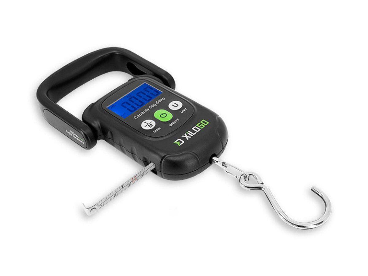 Bilancia Digitale Per Bagagli Brifit 55kg Con Metro A Nastro Integrato - Impermeabile IPX4, Display LCD Retroilluminato, Leggera E Portatile (Verde)