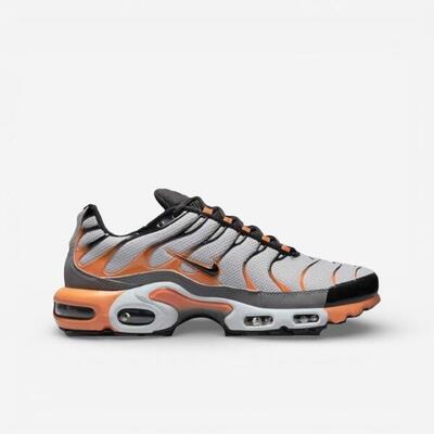 Nike air max plus grey orange