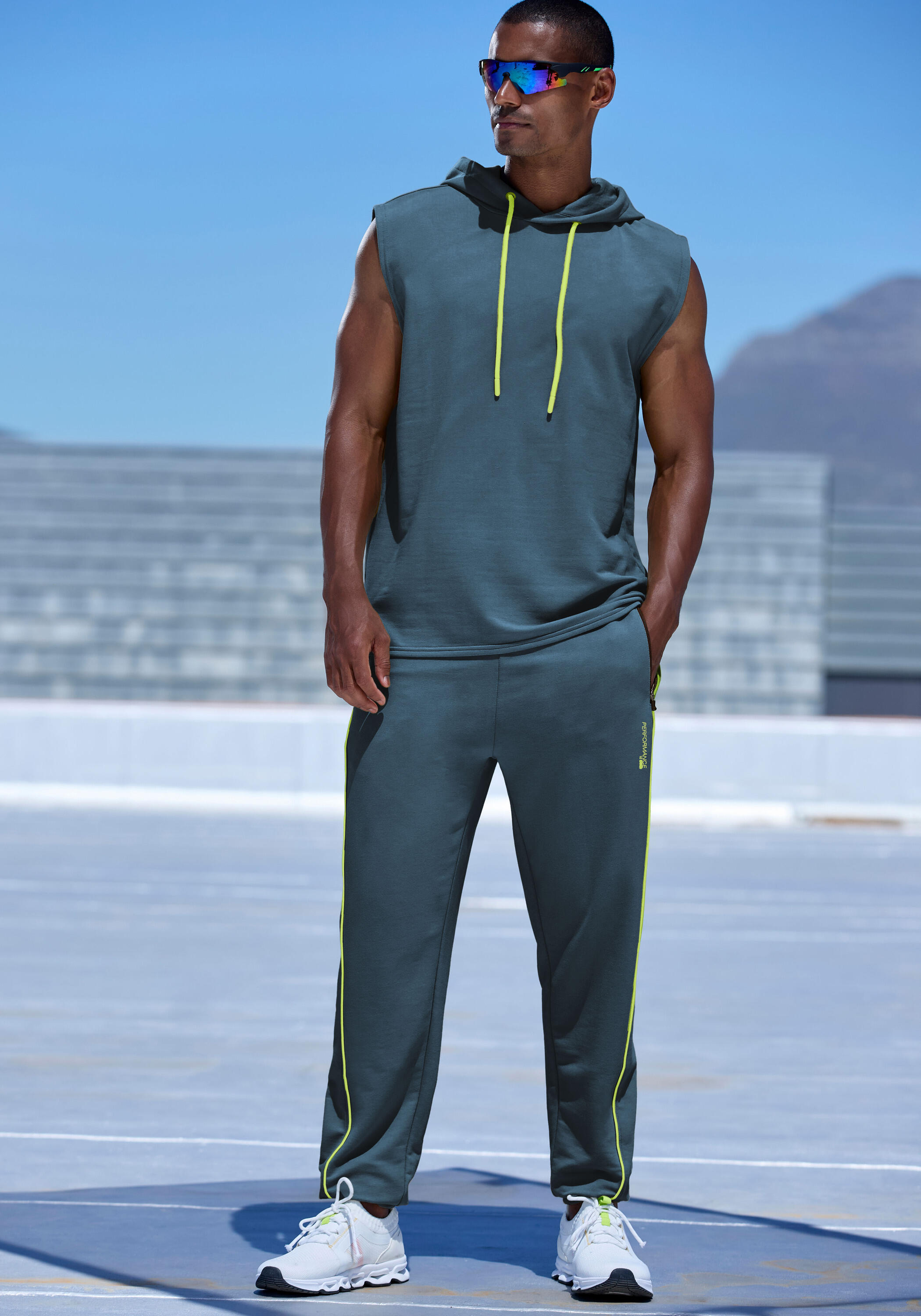 Herren Kapuzensweatshirt 4/4
