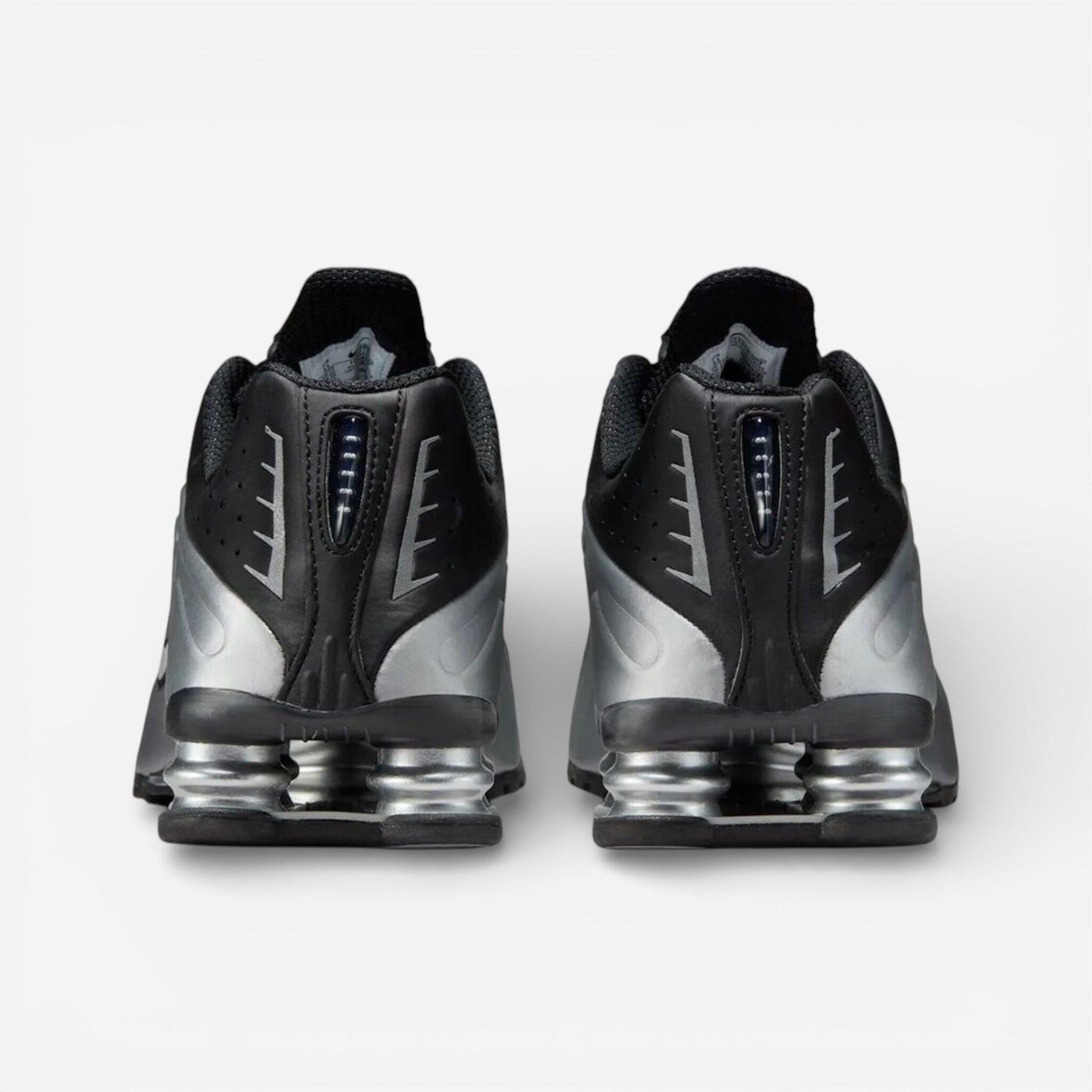 Nike Shox R4 Metallic Silver Black 3/3