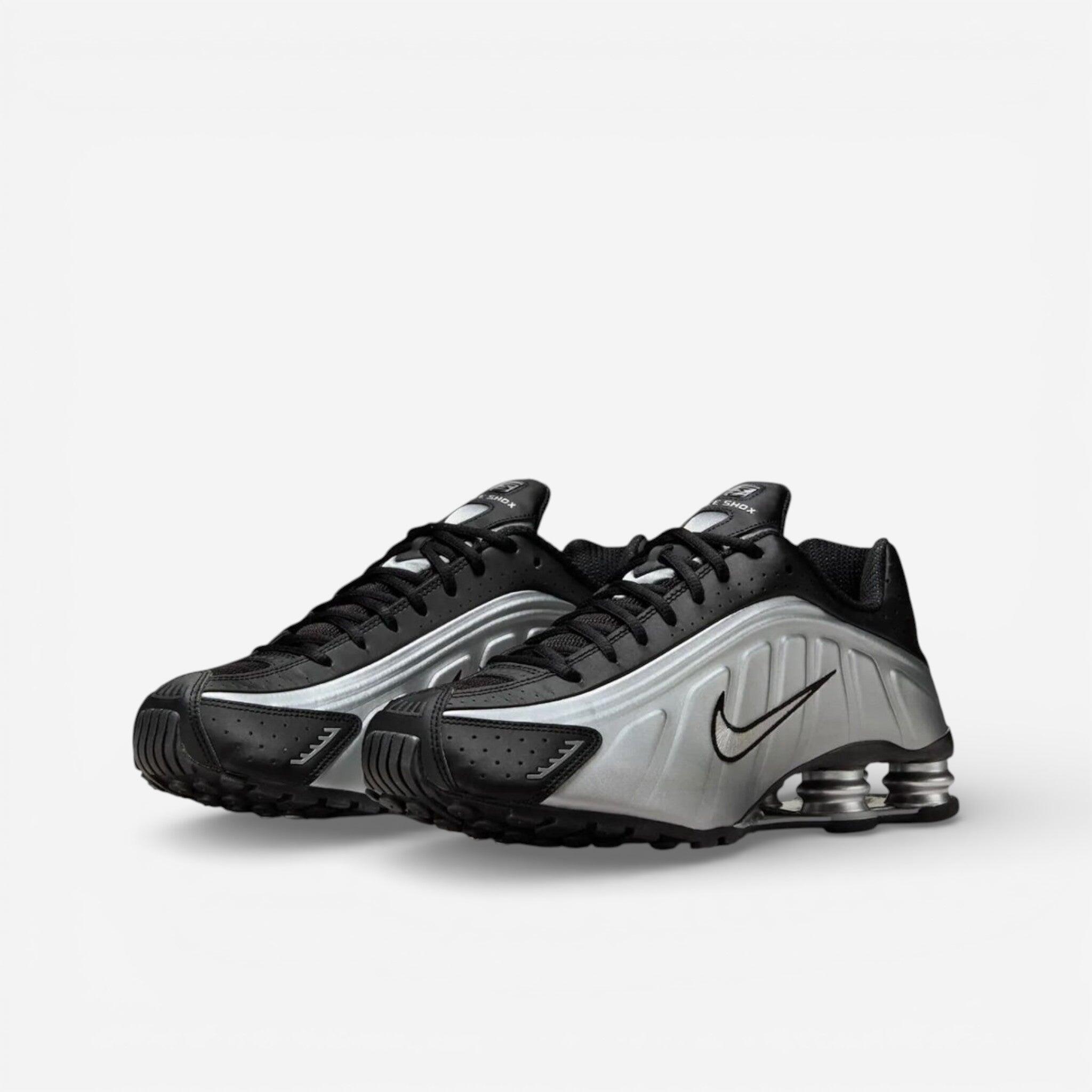 Nike Shox R4 Metallic Silver Black 2/3