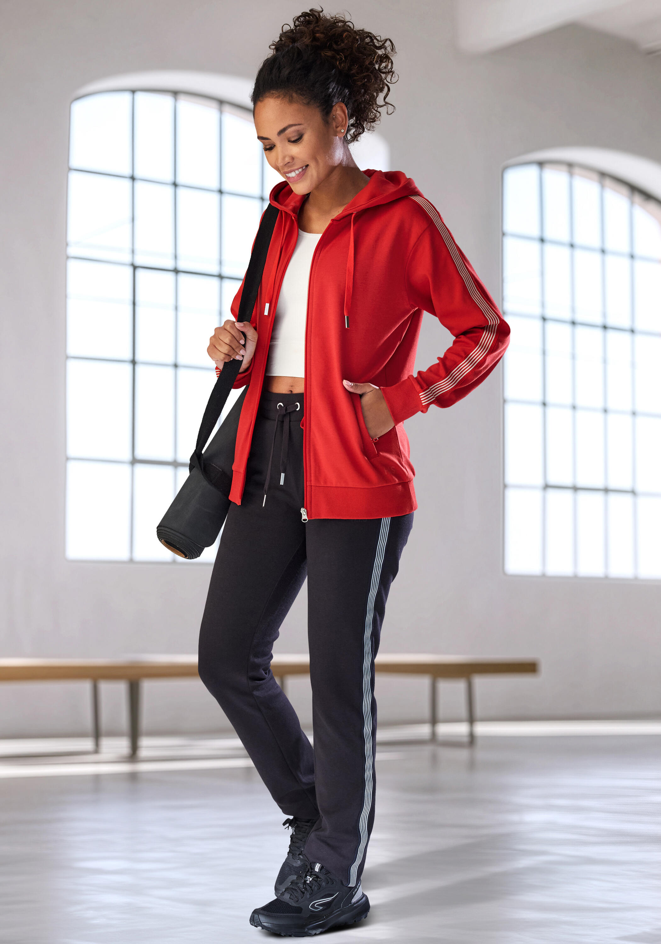 Damen Kapuzensweatjacke 3/5
