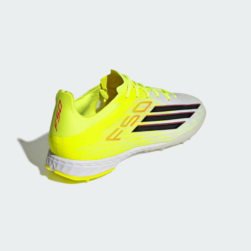 Ghete de fotbal F50 PRO pentru gazon artificial