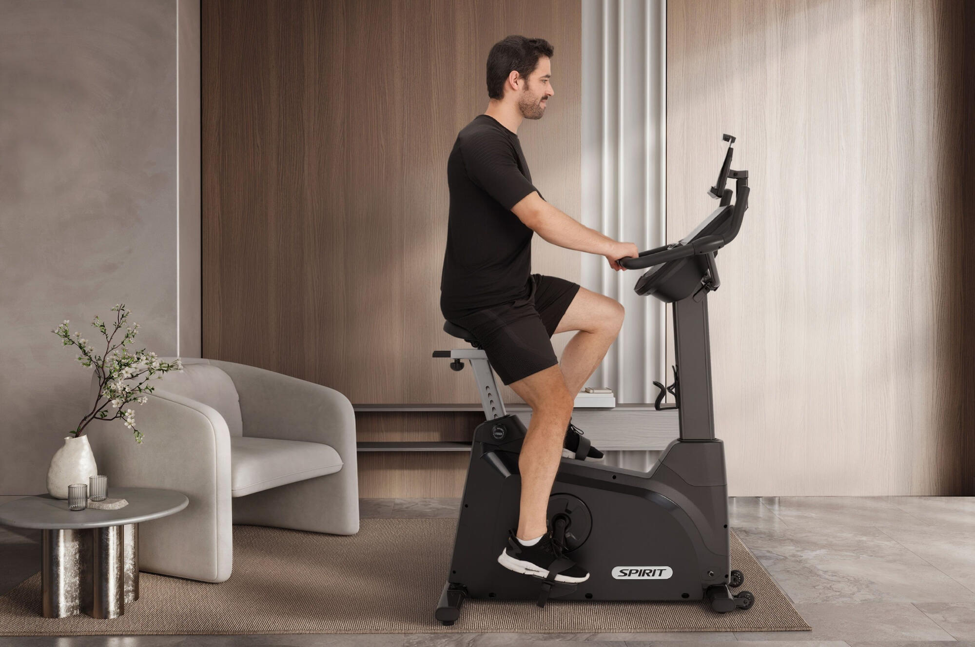 Spirit Ergometer XBU55 Black – leise, App-Konnektivität und Komfortsattel 3/7
