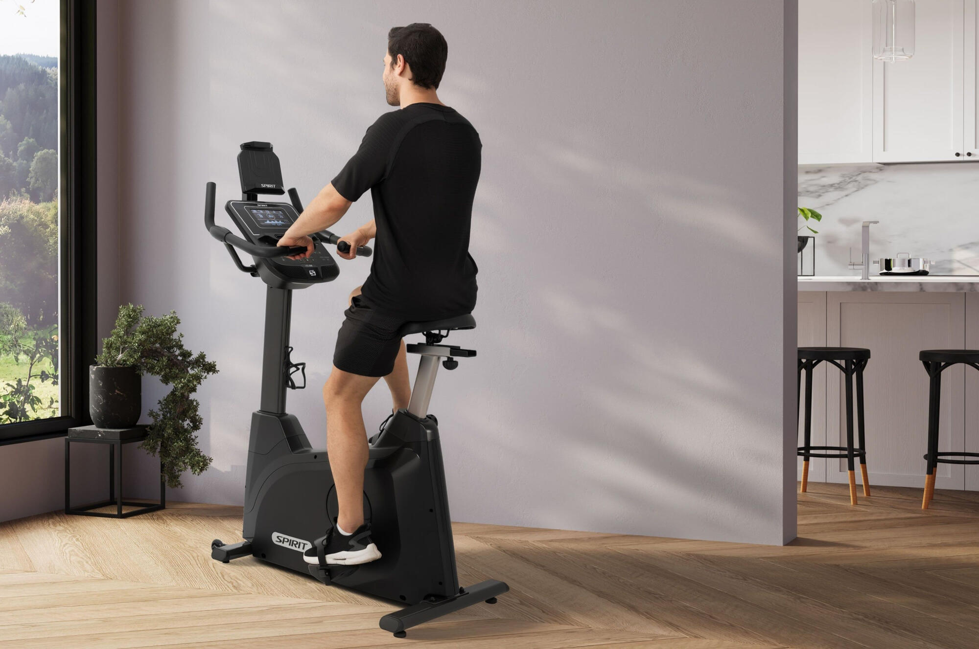 Spirit Ergometer XBU55 Black – leise, App-Konnektivität und Komfortsattel 2/7
