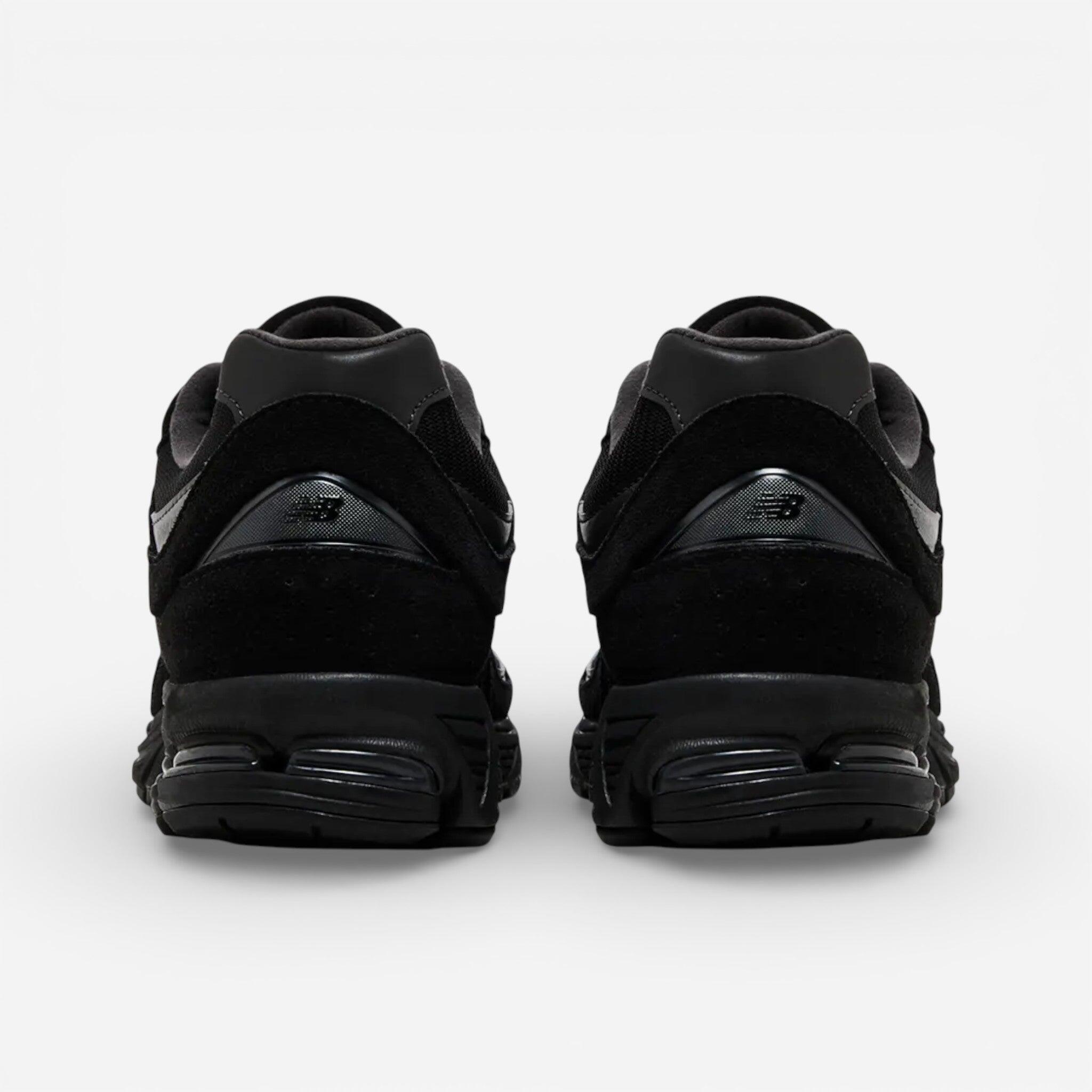 New Balance 2002R Triple Black Suede | Decathlon