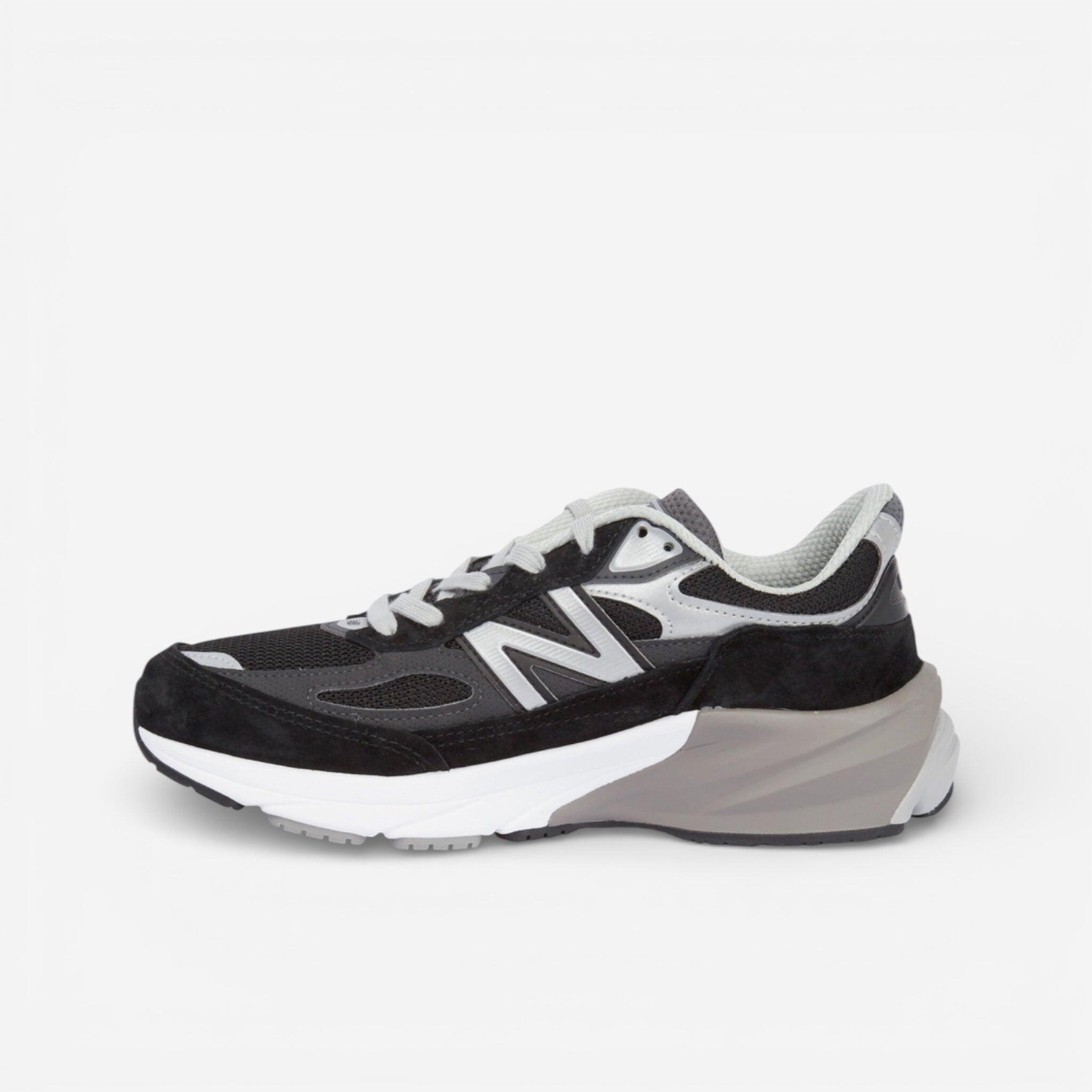 New Balance 990v6 MiUSA Navy White (Women's) 2/3